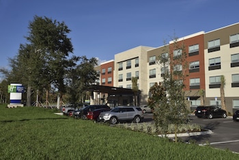 holiday inn express and suites orlando lake nona area