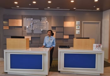 holiday inn express and suites orlando lake nona area