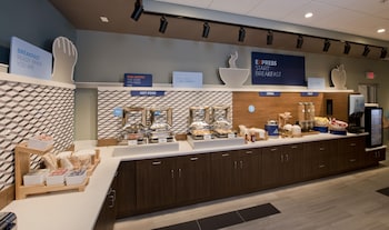 holiday inn express and suites orlando lake nona area