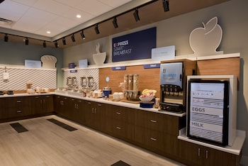 holiday inn express and suites orlando lake nona area