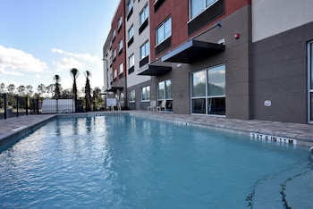 Holiday Inn Express & Suites Orlando - Lake Nona Area,,3 star
