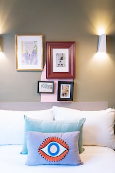 the warwick by aura collection