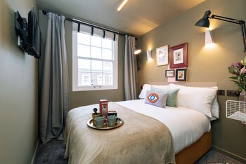 the warwick by aura collection