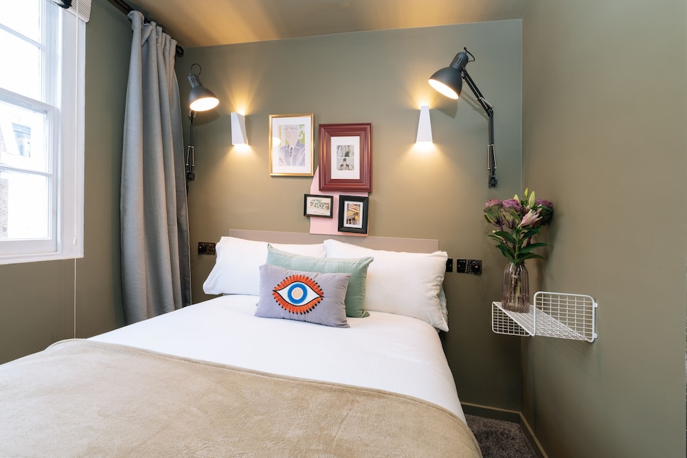 the warwick by aura collection