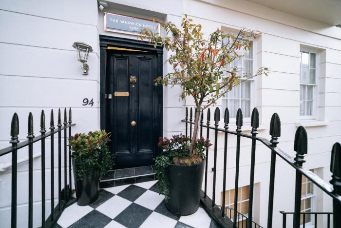 the warwick by aura collection