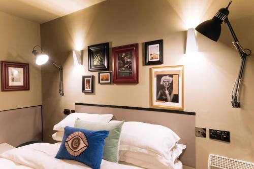 the warwick by aura collection