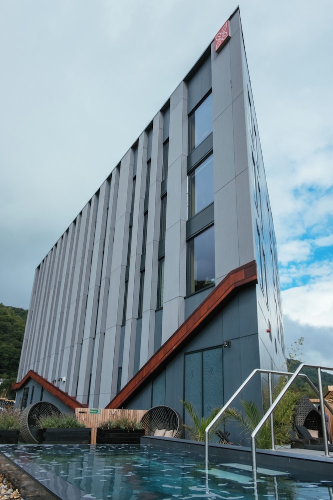 hilton garden inn conwy united kingdom
