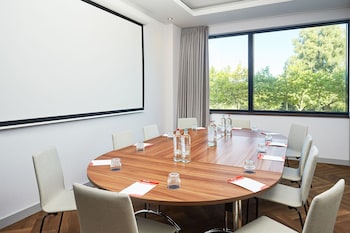 corendon apartments amsterdam schiphol airport hotel