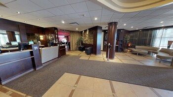 hotel and suites le dauphin drummondville