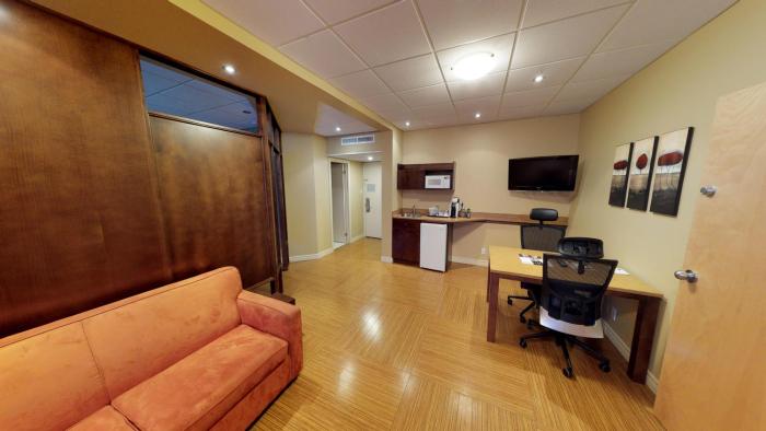 hotel and suites le dauphin drummondville