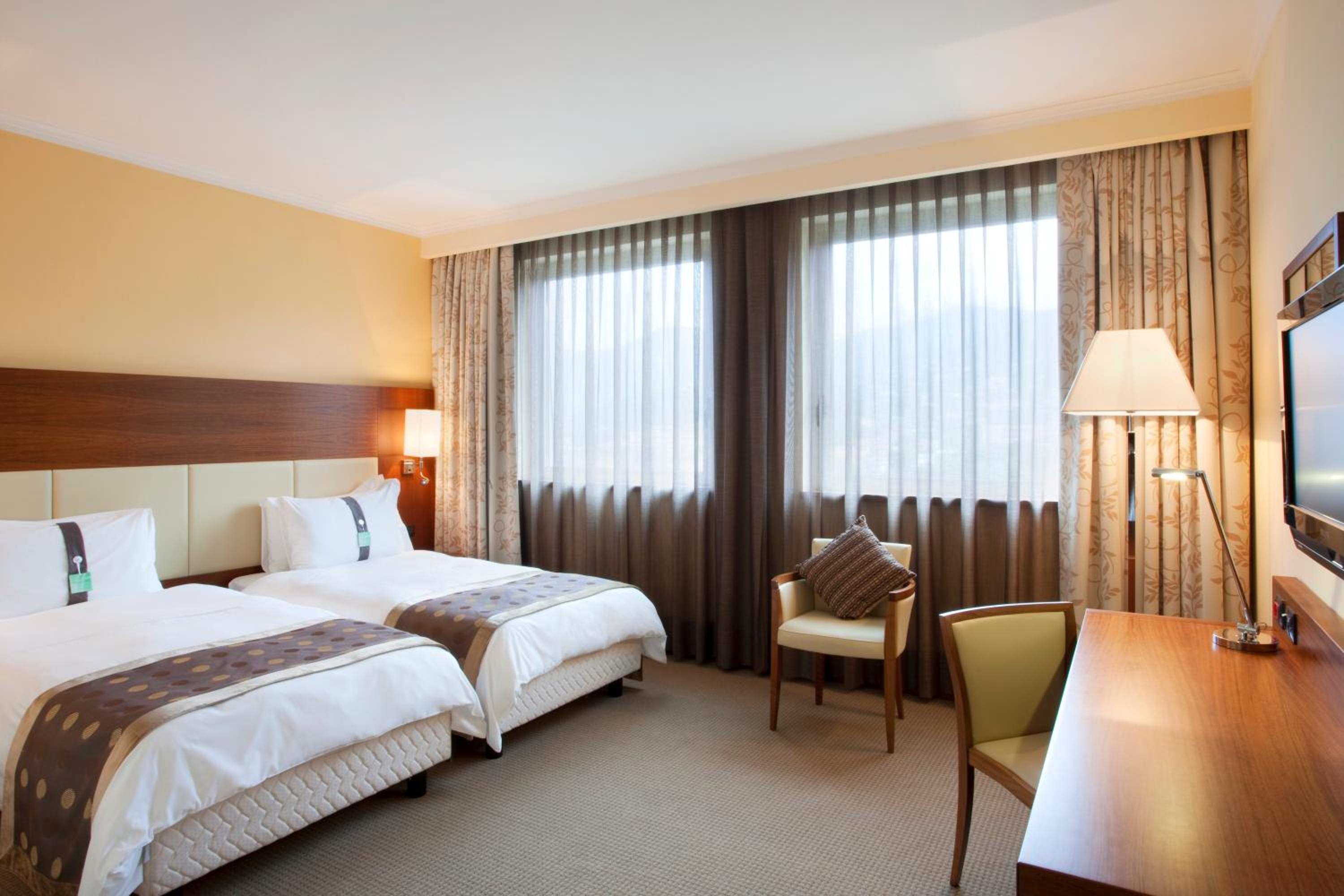 holiday inn salerno cava detirreni by ihg