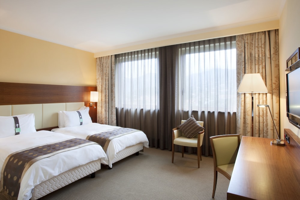 holiday inn salerno cava detirreni by ihg