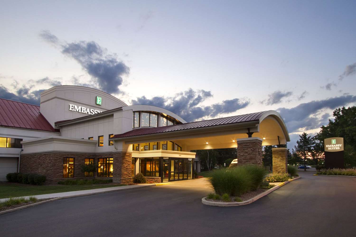 embassy suites by hilton detroit metro airport
