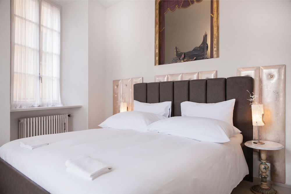 caffe dellarte boutique rooms