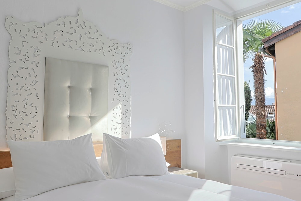 caffe dellarte boutique rooms