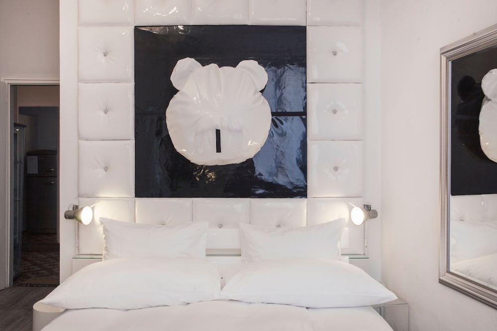 caffe dellarte boutique rooms
