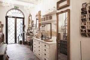 caffe dellarte boutique rooms