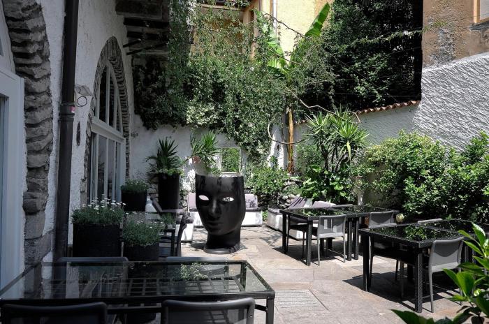caffe dellarte boutique rooms