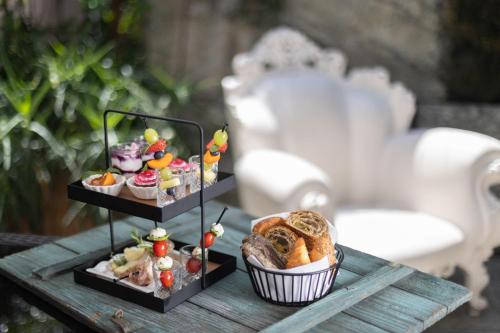 caffe dellarte boutique rooms