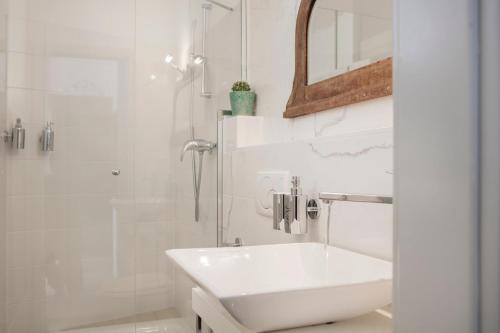 caffe dellarte boutique rooms