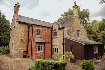 the falcon cottages