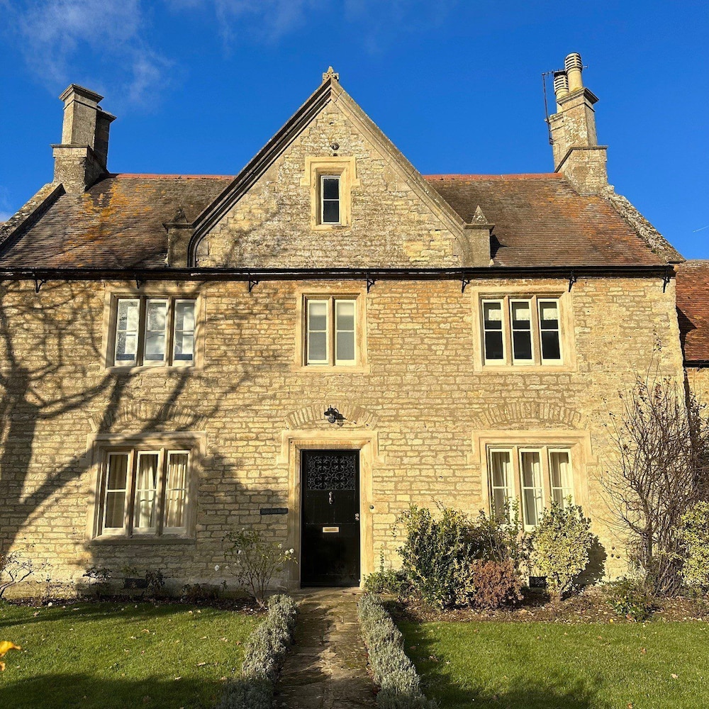 the falcon cottages