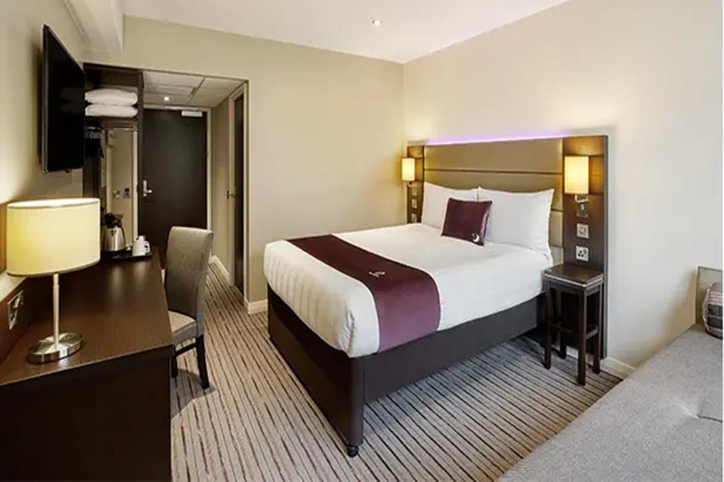 Premier Inn London Uxbridge Town Centre,London>>Denham,3 star