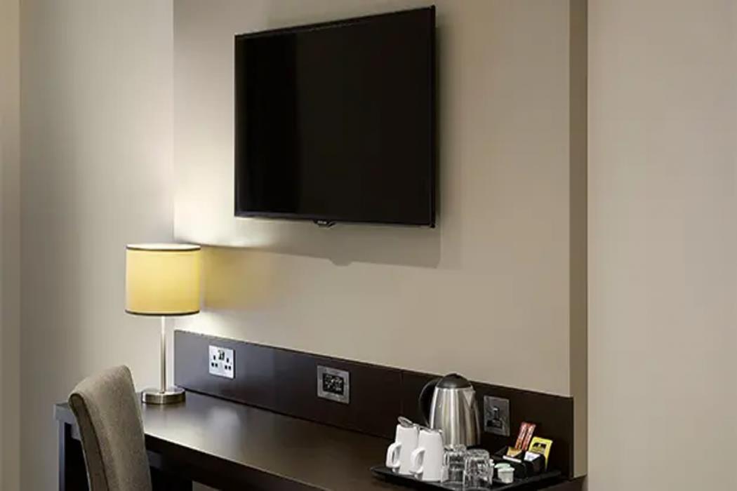 Premier Inn London Uxbridge Town Centre,London>>Denham,3 star