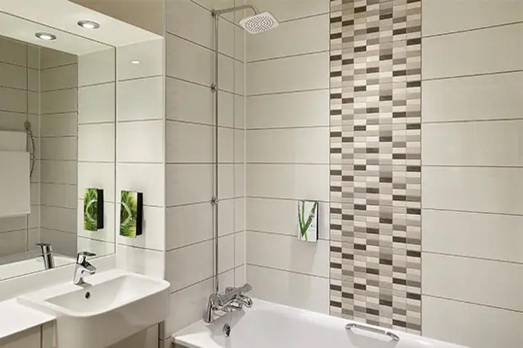 Premier Inn London Uxbridge Town Centre,London>>Denham,3 star