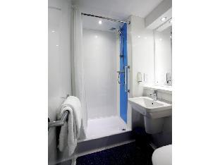 travelodge staines