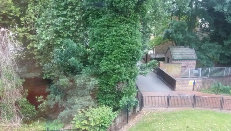 Travelodge Staines,Slough>>London,3 star