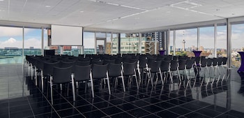 doubletree by hilton rotterdam centre