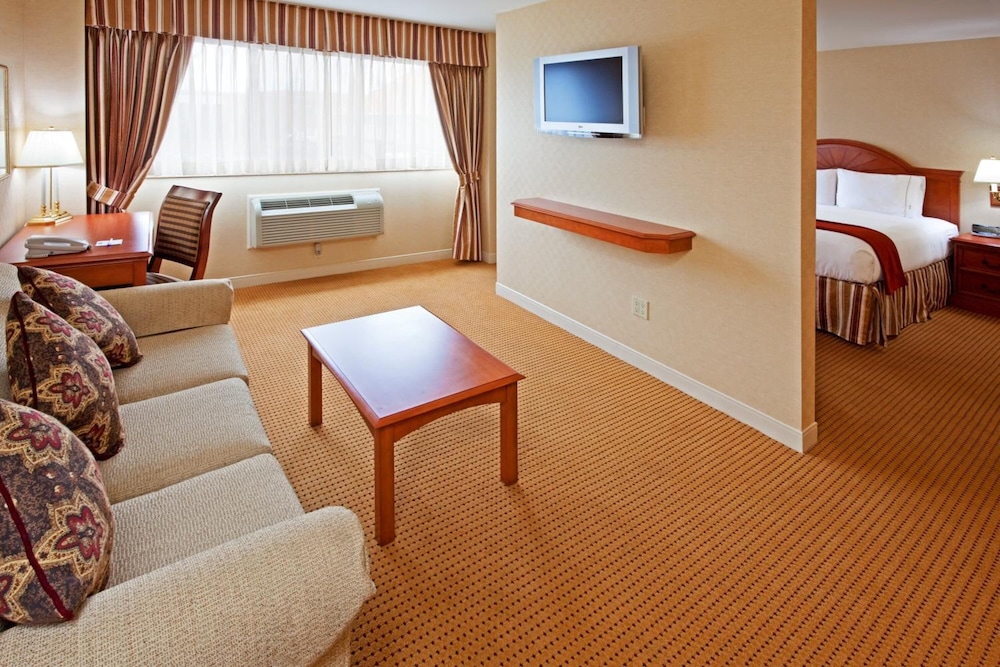 holiday inn express lynbrook rockville centre