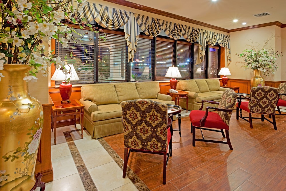 holiday inn express lynbrook rockville centre