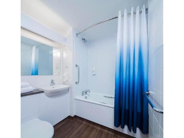travelodge leatherhead
