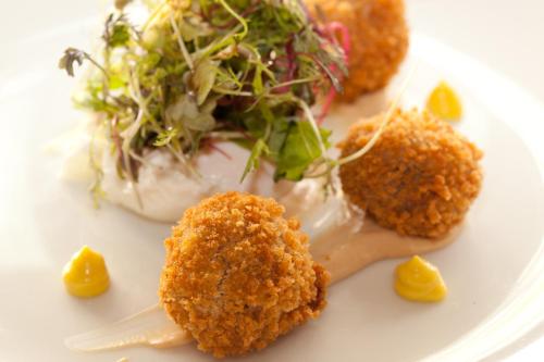 the lamplighter dining rooms