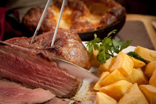 the lamplighter dining rooms