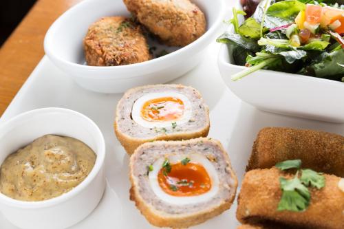 the lamplighter dining rooms