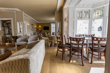 the lamplighter dining rooms