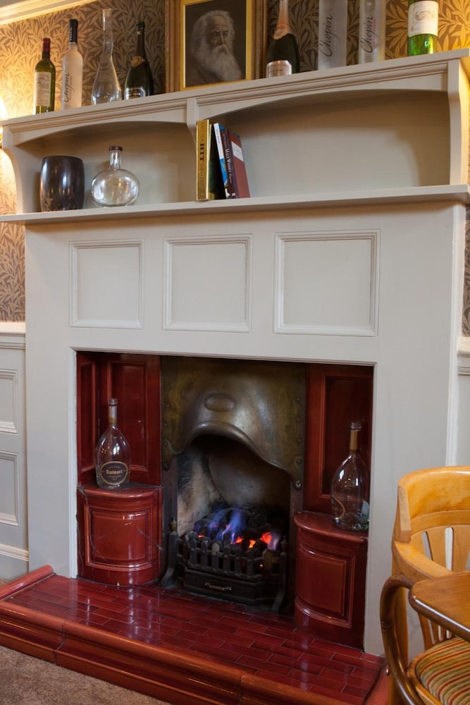 the lamplighter dining rooms