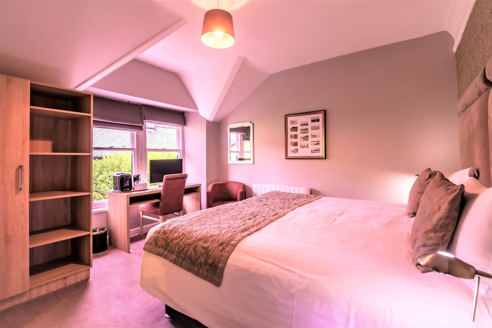 the lamplighter dining rooms