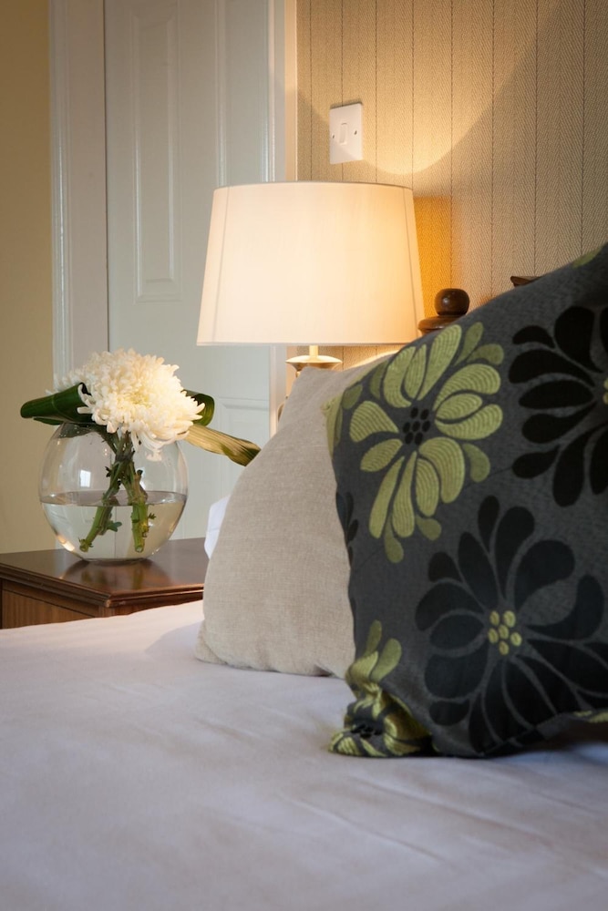 the lamplighter dining rooms