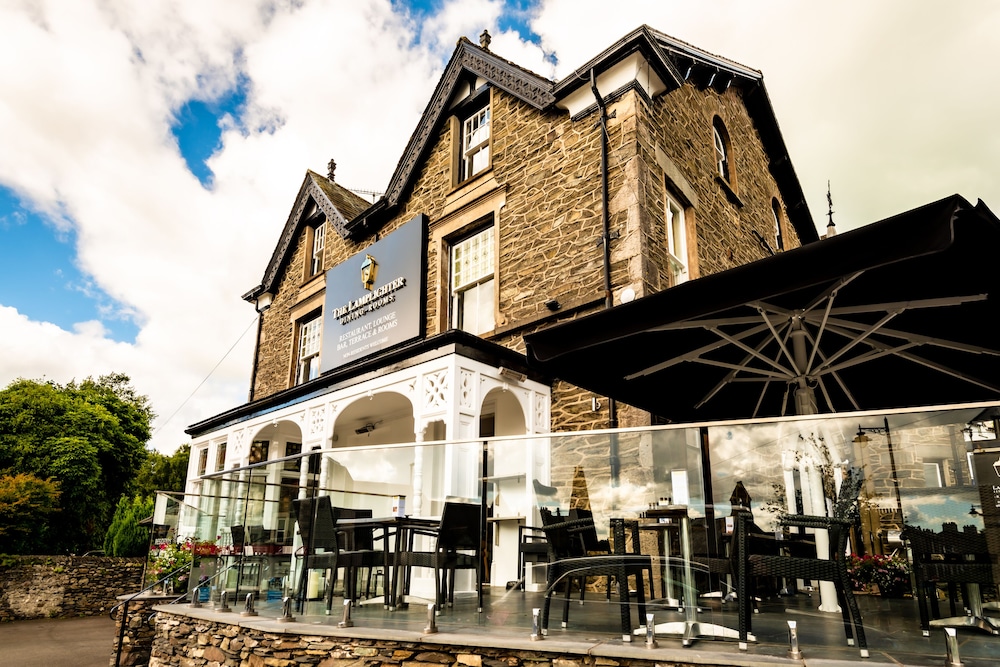 the lamplighter dining rooms