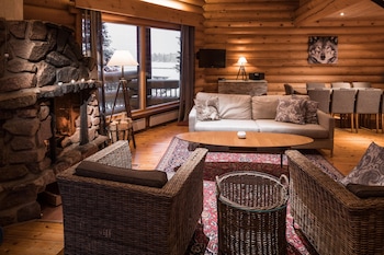 Lapland Hotels Ounasvaara Chalets,Rovaniemi>>Lapland,4 star