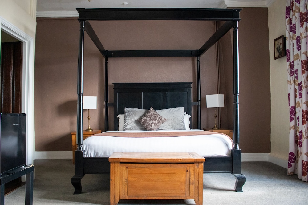the scole hotel