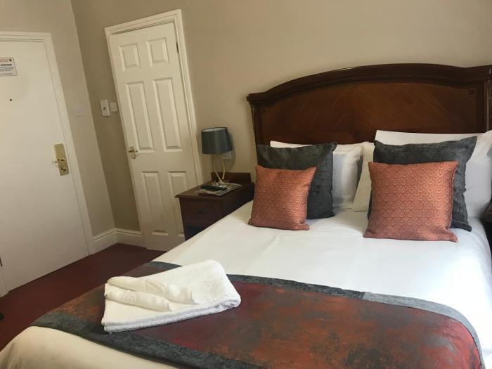 the atherstone red lion hotel