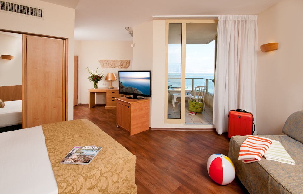 leonardo plaza dead sea