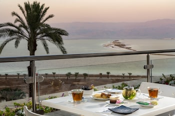 leonardo plaza dead sea