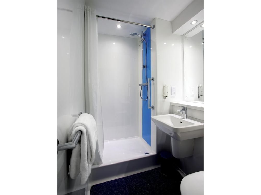 travelodge exeter m5