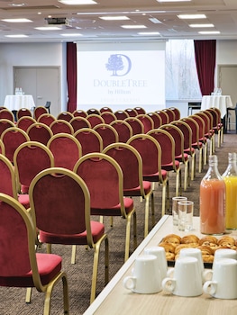 doubletree by hilton lyon eurexpo and spa